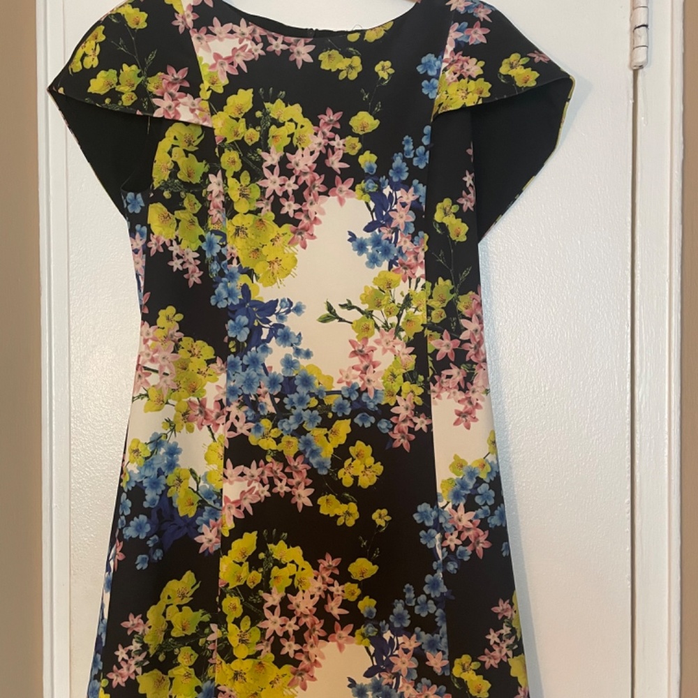 Elliatt Short Sleeve Floral Dress